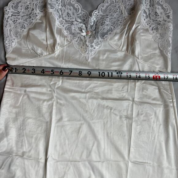 Vintage Ashley Taylor White, Lace, Sleeveless, Nighty/Slip- 38(M) - Picture 7 of 10